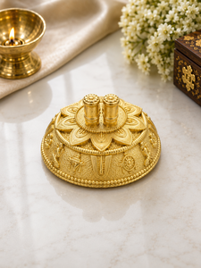 Ídolo de Vishnu Padam chapado en latón puro de Jaipur Metals |   100% Latón |   5 x 5 x 2 cm |   38 g |   Pooja, Decoración para Templos y Regalos - Product Image 4