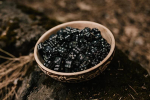 Dados Vikingos/Medievales con Diseño de Ángel y Estilo Feng Shui, Ecológicos y con Características Religiosas, Listos para Enviar - Product Image 5