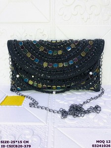 Pochette de soirée luxueuse faite à la main en satin et perles |   Sac à main ethnique de soirée de créateur |   Sac bandoulière style Potli pour fête de mariage avec chaîne et rabat - Product Image 2