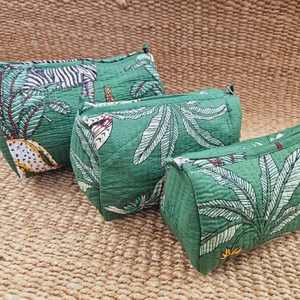 Pochette de maquillage personnalisée à motifs imprimés, pochette cosmétique matelassée en coton, motif de personnages à la mode, trousse de toilette - Product Image 4