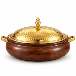 Casserole ronde de luxe en acier inoxydable avec couvercle doré martelé et finition imitation bois - Product Image 1