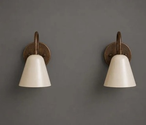 Applique murale moderne en laiton CH avec abat-jour blanc, éclairage intérieur, décoration de la maison, luminaire de chambre, design rond durable - Product Image 1