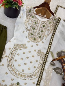 Ensemble robe décontractée brodée de fleurs blanches, jupe longue et chemisier avec châle pour les fêtes et festivals - Product Image 2