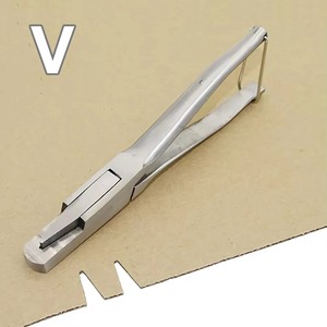 Pinza de identificación de cerdos en forma de V/U, perforadora de orejas de cerdo, pinza de acero inoxidable para marcado de lechones - Product Image 6