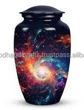 Nouveau design en laiton doré décoratif humain adulte urne de crémation en frêne design personnalisé et taille urne en laiton dernier fabricant urne - Product Image 2