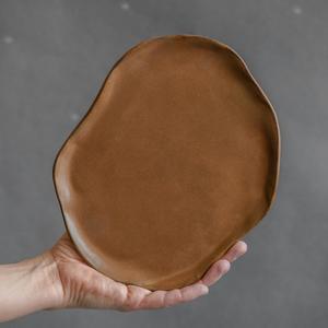 ชุดอาหารค่ำเซรามิคลายลูกไม้ปั๊มทองหรูหรา จานพอร์ซเลนตกแต่งใหม่สำหรับตกแต่งบ้าน งานแต่งงาน โรงแรม และงานเลี้ยง - Product Image 4