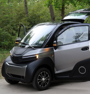 Vehículo Eléctrico Cerrado de 4 Ruedas Hecho en China, 3 Puertas, 2 Asientos, Velocidad Máxima de 55 KM/H, Compacto para Adultos, Estacionamiento Flexible y Conveniente - Product Image 1