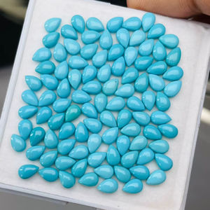 Turquoise naturelle d'origine Arizonienne, qualité AAA, avec un lustre exceptionnel et une couleur excellente, parfaitement taillée et polie, utilisée dans la bijouterie. - Product Image 4