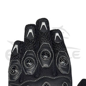 ถุงมือขี่มอเตอร์ไซค์สีดำ ป้องกันข้อนิ้ว ถุงมือมอเตอร์ไซค์แบบเต็มนิ้ว OEM จำนวนมาก - Product Image 4