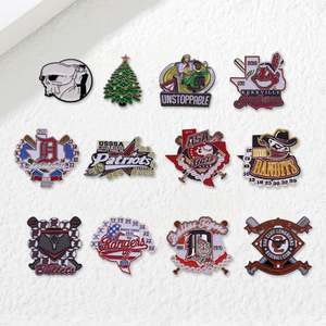 Pins Magnéticos de Mariposa con Luz LED 3D de Acero Inoxidable y Esmalte Suave Personalizados por el Fabricante, los Más Vendidos, para Gorras de Béisbol - Product Image 1