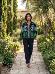 Veste brodée Suzani bleu marine pour femme, manteau bohème de luxe fait main, vêtement ethnique de créateur, blazer chic, cadeau pour elle - Product Image 3