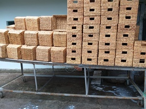 Handmade Eco-Friendly Waterproof Modern Water Hyacinth Multifunction Geometric <b>Storage</b> <b>Basket</b> Natural Woven <b>Rectangular</b> Tray - Product Image 2