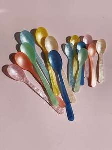 Ensemble de cuillères en résine faites à la main pour épices, café et sucre - Décoration d'intérieur de haute qualité, style amour et bouddhisme, artisanat durable et imperméable - Product Image 3