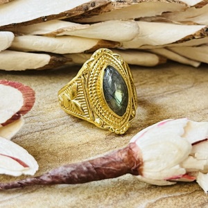 Bagues en labradorite très demandées, bandes géométriques tribales, bijoux bohèmes en laiton pour femmes, plaqué or 18 carats, style vintage, vente en gros - Product Image 1