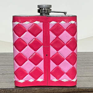 Petaca de bolsillo personalizada de cuero de vaca repujado a mano para whisky, recipiente para beber, venta al por mayor y suministros - Product Image 6