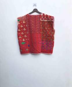 เสื้อกั๊กสไตล์โบฮีเมียนวินเทจสำหรับผู้หญิง ผ้าฝ้าย 100% ทำมือ ตกแต่งด้วยผ้าปะติดปะต่อแบบฮิปปี้ ติดกระดุมสองแถว มีกระเป๋าปักลาย - Product Image 6