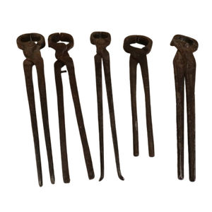 Outils de toilettage pour chevaux de style vintage, en acier inoxydable, pour le travail du ferrier. - Product Image 1