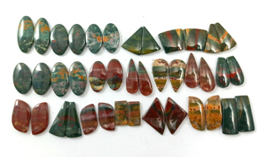 Radha Arts - Juego de Collar y Pendientes de Piedras Preciosas de Heliotropio Natural de Alta Calidad, Formas Mixtas, Rojo y Verde, Piedras Preciosas Sueltas con Propiedades Curativas - Product Image 5
