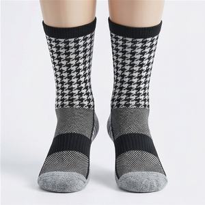 Calcetines Deportivos Transpirables con Base Acolchada de Toalla, Color Personalizado, para Gimnasio, Entrenamiento, Fitness y Running - Product Image 1