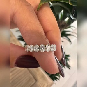 Anillo de Diamante Ovalado de Lujo Cultivado en Laboratorio en Plata de Ley 925 para Mujer, Perfecto para Regalo de Compromiso, Boda y Aniversario - Product Image 3