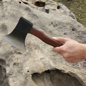 Couteau à pizza type hache, manche en bois, tête en acier forgé, qualité industrielle, 9 lames tranchantes, SHARP POINT TRADERS, garantie 6 mois, Mattock - Product Image 3