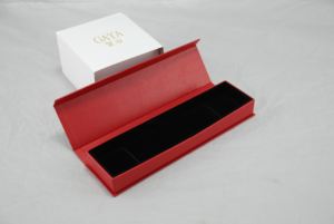 กล่องใส่เครื่องประดับกำไลข้อมือรูปดอกกุหลาบสีทองแบบยาว พร้อมพื้นผิวกระดาษหรูหราและภายในบุผ้ากำมะหยี่ ขนาด 220x60x28 มม. - Product Image 3