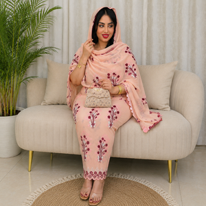 Tela de Voile de Algodón Sudanés Bordado |   Tela de Vestido 100% Algodón con Motivos Florales en el Borde para Vestido Tradicional de Mujer - Product Image 3