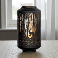 Lanterne en métal noir avec motif découpé cerf et forêt pour la décoration intérieure, porte-bougie résistant à la chaleur