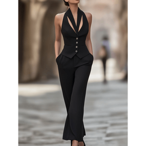 Mono halter inspirado en el traje de esmoquin de Obsidian Architect, con escote pronunciado. - Product Image 2