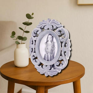 Marco de Fotos de Madera Hecho a Mano con Acabado de Grano Natural para Espacios de Vida Elegantes - Product Image 5