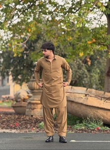 Túnica de Algodón Camel para Hombre, Manga Larga, Color Sólido, Atuendo Modesto para Oración, Estilo de Oriente Medio, Largo hasta el Suelo, Corte Regular - Product Image 3