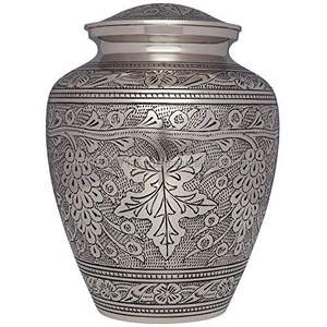 Impresionantes urnas de cremación de aluminio tradicionales para cenizas humanas con intrincadas tallas florales y adornos artísticos pulidos - Product Image 4