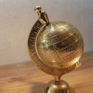 Globe terrestre en laiton fait main, style antique, décoration de bureau, accent nautique - Product Image 2