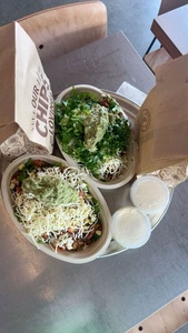 Bol alimentaire écologique avec couvercle transparent pour salades, pâtes et collations, bols à burritos de 18 oz pour restaurant, colis et boîtes à emporter - Product Image 1