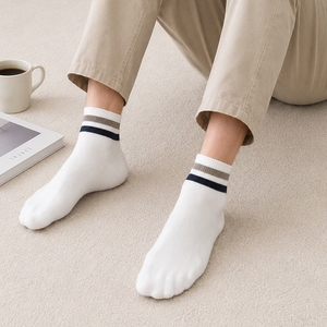 Chaussettes de sport pour hommes à deux rayures fabriquées en Corée K08M - Product Image 6
