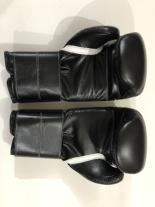 Guantes de Boxeo de Cuero Vacuno Personalizados para Propietarios de Gimnasios, Clubes de Fitness, Proveedor Mayorista de Guantes Profesionales para Entrenamiento y Sparring - Product Image 5