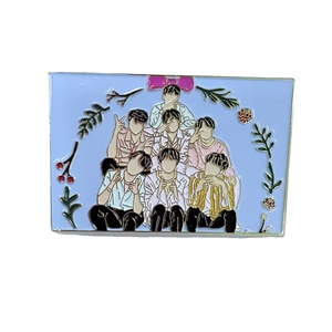 Broches en métal émaillé personnalisées avec finition nickel noir, or, argent, cuivre, paillettes et émail transparent - Product Image 4