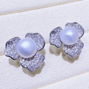 Zhuji 2025 New Collection Natural <b>White</b> <b>Pearl</b> Freshwater <b>Earrings</b> Inlaid with Diamond Petals and Zircon Flowers - Product Image 1