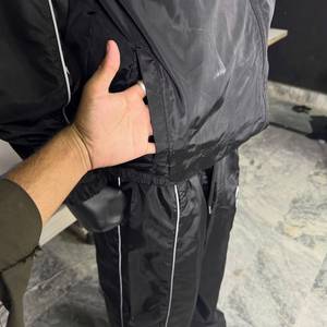 WZ SPORTS Survêtement noir pour homme, manches longues, fermeture éclair, couleur unie, design sportif, séchage rapide, vêtements de sport en polyester - Product Image 3