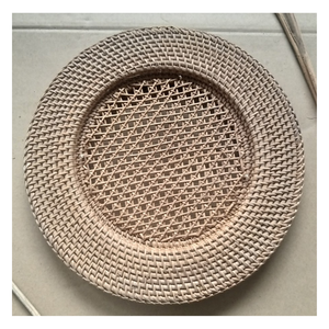 Set de table en rotin tressé fait main, motif floral |   Assiette de présentation naturelle pour une mise en scène de table élégante |   Salle à manger écologique - Product Image 2