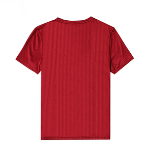 T-shirt décontracté pour homme haute performance, conçu pour un confort optimal, respirant et conservant sa forme au fil de la journée - Product Image 5