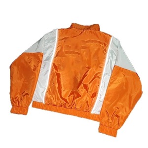 Ensemble de survêtement réfléchissant en nylon deux pièces personnalisé pour homme, coupe-vent zippé et short, idéal pour l'été, respirant - Product Image 3