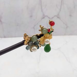 กิ๊บติดผมวินเทจ 18 ซม. ทำจากพลาสติกและไม้ ประดับด้วยลูกปัด พู่ห้อย และดอกไม้  เครื่องประดับผมคุณภาพสูง ดีไซน์หรูหรา - Product Image 5