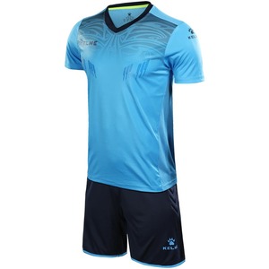 Maillot de football personnalisé bleu et blanc pour homme, manches courtes, col en V, polyester respirant et anti-humidité, écoresponsable, coupe classique - Product Image 1