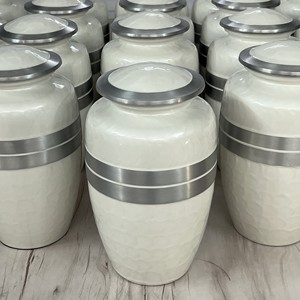 โกศบรรจุอัฐิอลูมิเนียมขายดี ผลิตในอินเดีย ดีไซน์ทันสมัย สวยงามเคลือบเงา สำหรับเก็บอัฐิของผู้ใหญ่ - Product Image 4