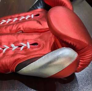 Gants de boxe pour adultes 2026 avec logo personnalisé, en cuir exquis, antidérapants, avec sangle de poignet réglable, fermeture à boucle imperméable, pour l'entraînement - Product Image 6
