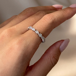 แหวนเพชรทรงลูกแพร์ขนาด 2.20 กะรัต สวยงามอลังการ ฝังเพชรเต็มวง บนตัวเรือนทอง 14K ดีไซน์หรูหรา เหมาะสำหรับเป็นแหวนแต่งงานเพื่อแทนความรักนิรันดร์ - Product Image 2