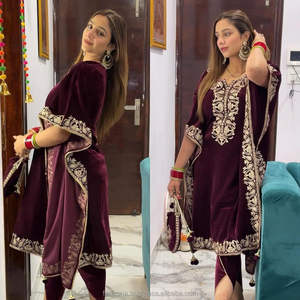 Colección de invierno Impresionante trabajo de bordado Kaftan de terciopelo viscoso puro con juego de Dhoti - Product Image 3