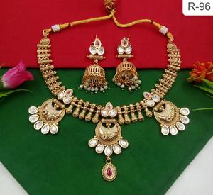 ชุดสร้อยคอเจ้าสาวอินเดียแบบ Kundan ทำจากทองเหลืองชุบทองพร้อมดีไซน์โบราณ ของขวัญแต่งงานและวันครบรอบสุดหรู - Product Image 3