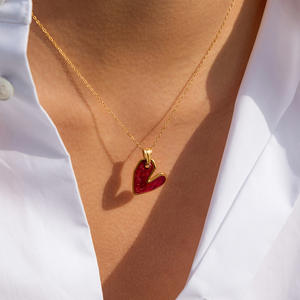Conjuntos de Joyería para Mujer, Collar y Aretes con Corazón de Esmalte Rojo, Chapado en Oro de 18K, Acero Inoxidable, Marca Privada - Product Image 5